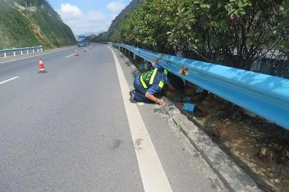 甘南高速路波形护栏